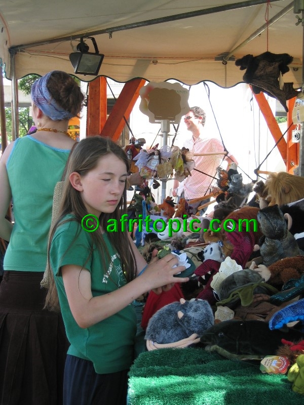 ../Images/AfricaFestival-27-28May05 003.jpg